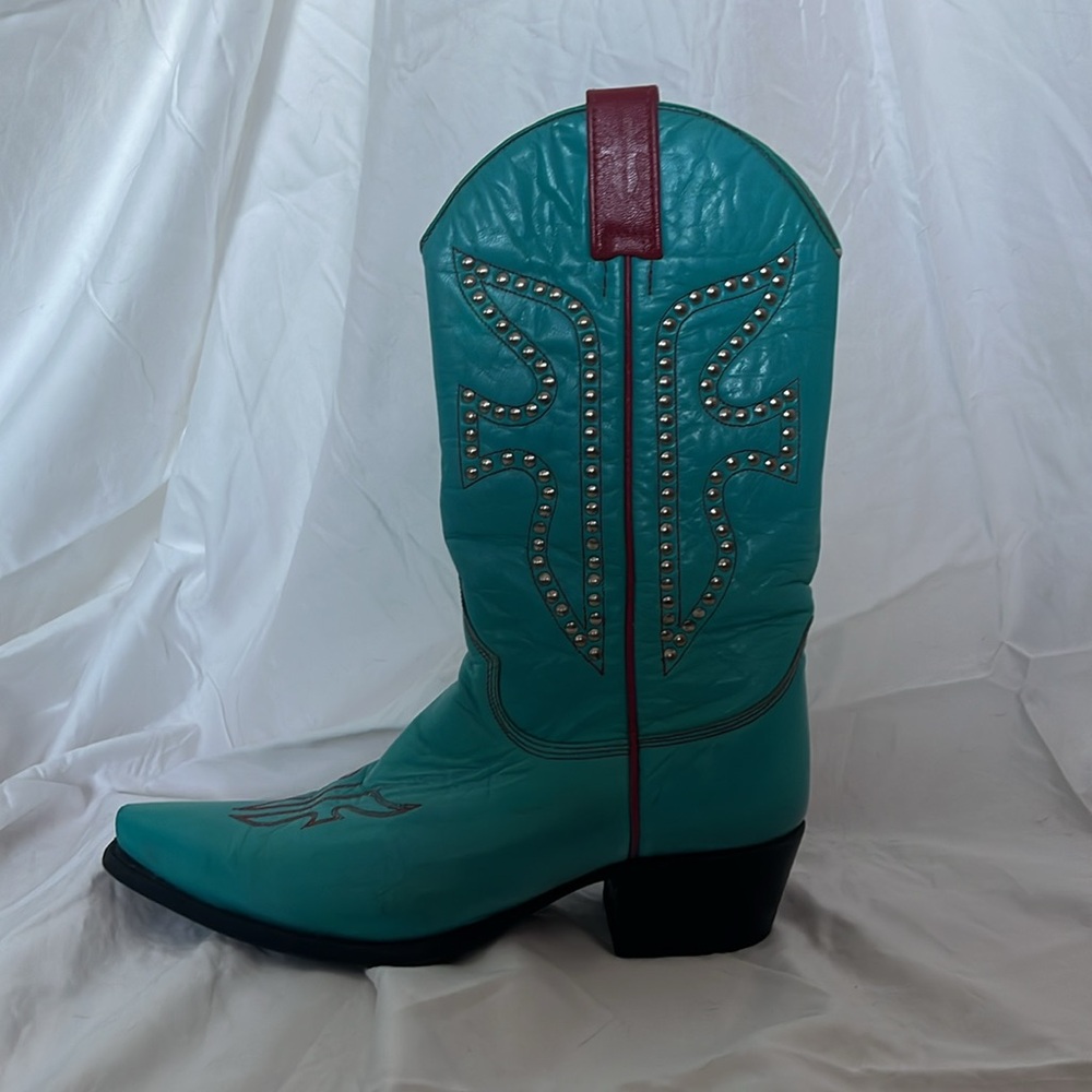 FRYE studded Daisy Duke size 8 cowboy boots in rare turquoise & red leather.